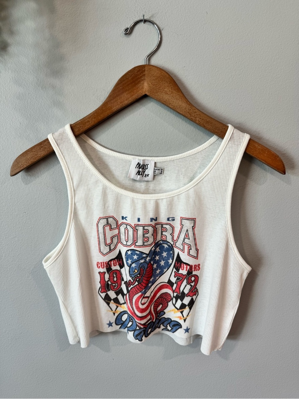 Princess Polly White Ribbed Cobra Graphic Crop Top with Red & Blue Accents Sz 8